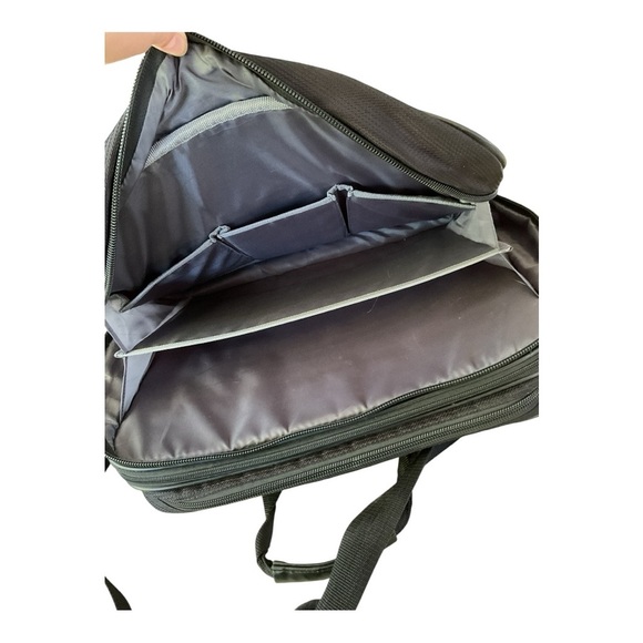 Kenneth Cole Reaction Black Laptop Briefcase Messenger Bag – Fits 15" Laptop - Picture 4 of 8